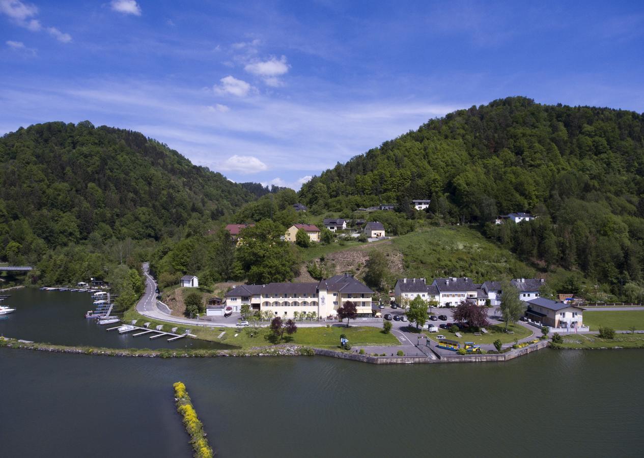 Untermuhl Gasthof - Landhotel Ernst מראה חיצוני תמונה