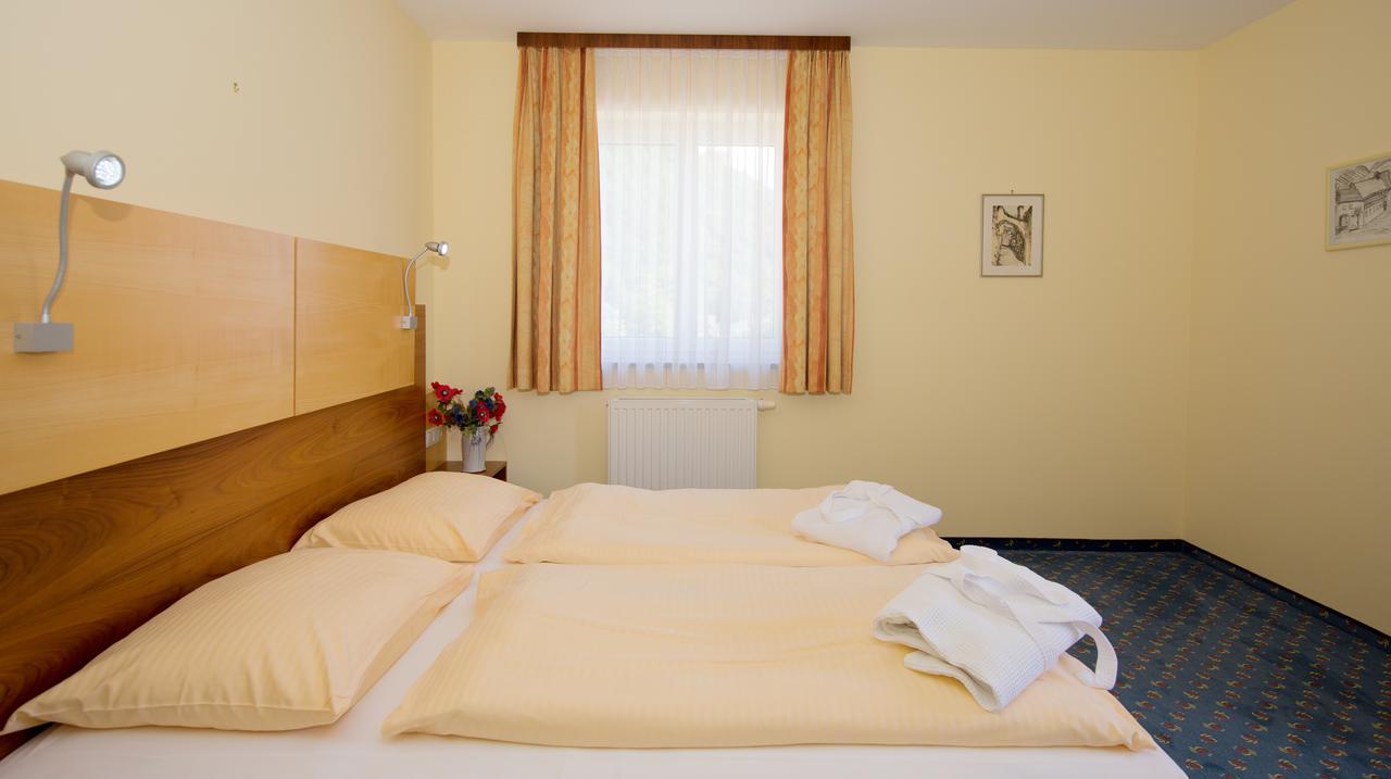Untermuhl Gasthof - Landhotel Ernst מראה חיצוני תמונה